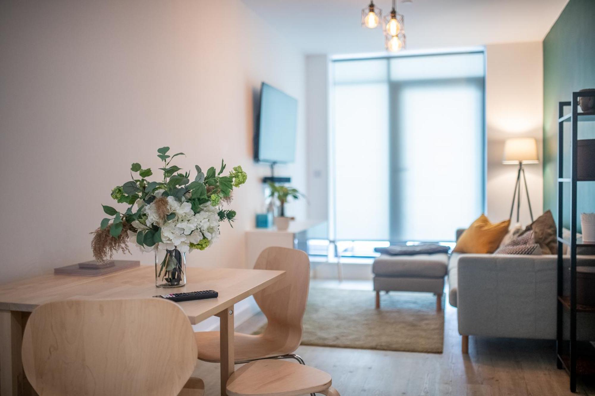 Modern And Spacious Apartment In Salford Quays マンチェスター エクステリア 写真